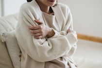 「部屋を暖めない」寒さ対策に潜む健康の落とし穴。日本人が慣れてきた生活を見直す理由