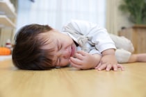 食事中に苦しみだした1歳児。「血がついたハンバーグ」を吐き出したが、喉の奥には別のものが【年末年始に注意したい子どもの事故】