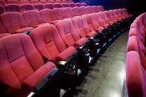 空席を指さして"Is this seat taken?"と聞かれた！"Yes!"と答えても通じなかった理由