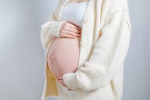 藤田ニコルさん、第一子妊娠を「隠しながら生活」していたつらさ「そのころは理由も言えなかったし」