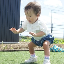 「初めて歩いた！」「ママと呼んでくれた」赤ちゃんの成長で…笑った！ 泣いた!! ママたちの“感動エピソード”
