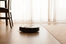 勝間和代さん「手作業で掃除する時代は終わり」 ロボット掃除機を「4割引き」で買う方法とは？