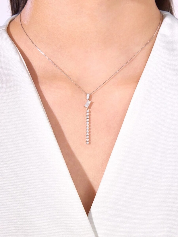 Imgi 4 va 2025 silk chain sv 2000 x 2667 a5707e27 afe7 4909 91dd c9b87247d1a2