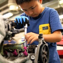 小学生でここまで⁉ クルマ好き息子が挑んだ“本物”のエンジン分解がリアルすぎた（東京・江東区）