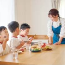 100万人がレシピを保存したママ料理家の過去。「子どもと泣きながらごはんを作っていた」／料理家・あこさんインタビュー