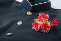 卒業式に第二ボタンを渡すのはなぜ？　第一じゃダメなの？