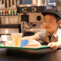 マックってやっぱり最強♡ リピーターの息子から全力スマイルを引き出すとは……！ 無敵のお仕事体験【マックアドベンチャーⓇ】