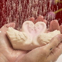 テンション上がる！LUSHから甘い香りとろけるバレンタインコレクション発売