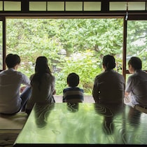 【実家じまい】親世代と子世代で意識のズレくっきり。親世代の4割が話し合う必要性を感じていないものの子世代は…