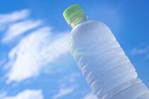 「ペットボトル」が海外で通じないって知ってた⁉ なんて言えば買えるのか……