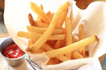 「フライドポテト」だと海外で伝わらないかも。正しくは何という？