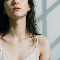 「感情を出すと疲れる」人が6割超。職場だけじゃなく、家庭でも“いい人”演じてない？