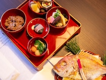 中川翔子さん、双子のお宮参り＆お食い初め！ 淡いピンクの着物で双子は袴姿