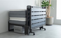 狭い部屋に奇跡の余白が生まれる！三つ折りマットレスの収納性を120％活かす専用ベッドが誕生。