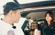 第二子誕生・スピードワゴン井戸田潤さん納車1年のベンツ手放しファミリーカー購入！ 子連れ外食の風景に妻「めちゃくちゃ頑張ってる」