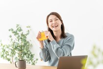 「本業に支障を出したくない」パパママ必見。500人が選んだ“最も気軽に始められる副業”1位は、スマホ1台で完結する「あの作業」！