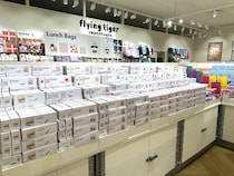 フライングタイガーの「バズりアイテム」3選！ガチャガチャ収納から新スタイルのギフトまで。全部欲しくなる北欧雑貨をチェック！