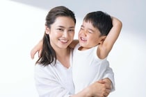 平愛梨さん、2歳の四男がまさかの料理「フライパンの振り方うまッ」イヤイヤ期の意外な行動に「バタバタな朝でも成長感じられた日」