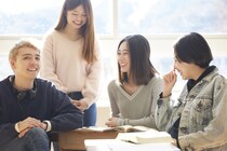 日本の子ども・若者の半数超が「意見を聞いてもらえる権利」を知らず、諸外国との違いが歴然