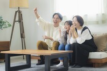 「多すぎて選べない」時代......動画配信サービス総合満足度調査結果！「DMM TV」が10位から3位へ躍進！