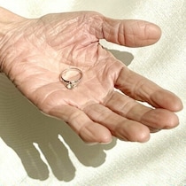 祖母の家に遊びに行くと、大切にしていた純金の指輪を引き出しから取り出して…… #私のヘリテージジュエリー物語