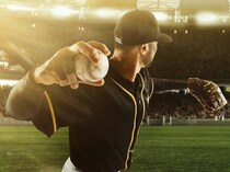 「デッドボール」は通じない!? 英語で「死球」を言いたいときの正しい表現は？【WBC観るなら知っておきたい】