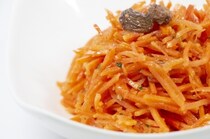 人参は体に良い？食べ過ぎても大丈夫？栄養の特徴と食べ過ぎのデメリット【管理栄養士監修】