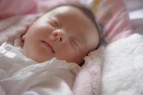 冬に増える「赤ちゃんの突然死」就寝中の悲劇を避けるためにできることとは