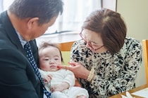 「昔はこうだった」が一番つらい。「頼りたいけど干渉はいや」が本音……祖父母の口出しで困ったこと1位が納得すぎる