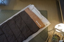 来客用布団、押し入れの場所取りすぎ問題を解決するセットが登場。アウトドアブランドが解決！寝心地はちゃんと布団レベル