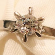 入院して指輪をつけられなくなった祖母の手に残っていた跡。葬儀にも参列できなかった孫娘が号泣した理由