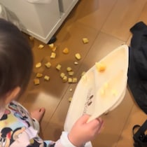 「えー!!!?」1歳女の子のはじめての挑戦がまさかの結果で、ママ唖然……（笑）