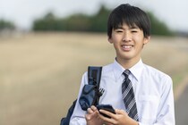 「うちの子にスマホ持たせていい？」迷っている親必見。578人調査でわかった子どものスマホ事情2026