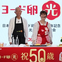 バイきんぐ・小峠さんが念願の「卵との共演!?」ブランド卵「ヨード卵・光」新CM発表会