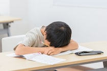 子どもが元気そうでも、脳は疲れていることがある。この時代の子育てで知っておきたい「子ども脳疲労」とは