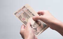 通帳残高を見て衝撃を受けた息子！ 夫婦の会話に乱入し…「お金ないならオレが買ってあげようか？」