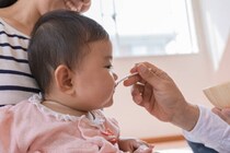 菊地亜美さんの離乳食づくりがスゴイ！「参考になります」「一番役立つ」と話題に