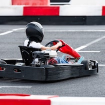 小学生運転のゴーカートが2歳児をはねる。「ブレーキ！」叫ぶも止まらず…子どもの運転体験を安全に楽しむには？