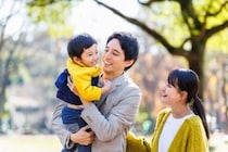旅行でグズり出した子どもに神対応！ 忍者のようにすばやく動いた夫の信頼度ハンパない