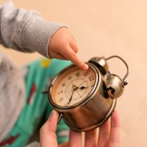 あえて「時間のずれた」時計を家に置く理由とは？ 3児を東大理系に導いたワーママのおうち算数教育
