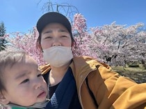 たんぽぽ白鳥久美子さん「40度近い高熱」「比べものにならないぐらいブツブツが…」2歳息子が手足口病に