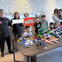 「タイヤはなぜゴムじゃないの？」小5男子の直球質問に、トミカ担当者がガチで答えてくれた！