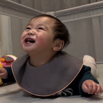 0歳でこんなに笑う⁉「いないいないばぁ」激ハマりの赤ちゃんを見ていると「幸せな気持ちになる」