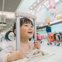 3歳児が転落の45分後に嘔吐。頭の骨を骨折した娘が「座っていたもの」は夏休みによく使うものだった