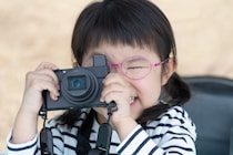 【無料】4〜12歳対象、本物のミラーレス一眼で撮る「夏休み親子フォトプロジェクト」初開催