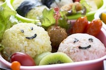 柳原可奈子さんの手作りキャラ弁が「かわいすぎる！」彩り豊かなお弁当に“くまさん卵焼き”は100均グッズを活用