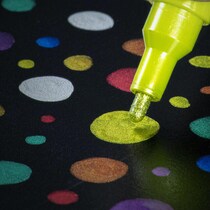 【新製品】アルミニウムフレーク入りでメタリックな質感を表現できるマーカー