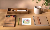 【新製品】ひと塗りで、濃く描ける「色鉛筆 木物語12色」