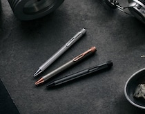 【新製品】ハンマートーン塗装による凹凸感のある表情豊かなボールペン「SAKURA craft_lab®︎010」