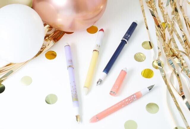 【新製品】簡単に筆文字が書ける万年筆「ふでDEまんねん」の30周年を記念した特別モデル